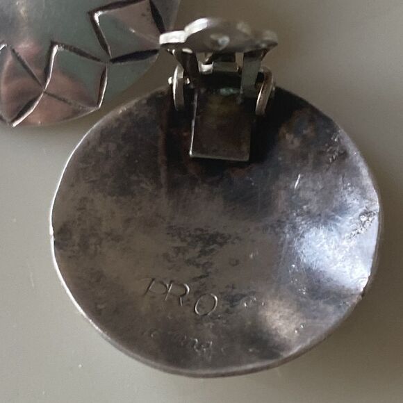 Vintage Navajo silver earrings - Picture 3 of 3